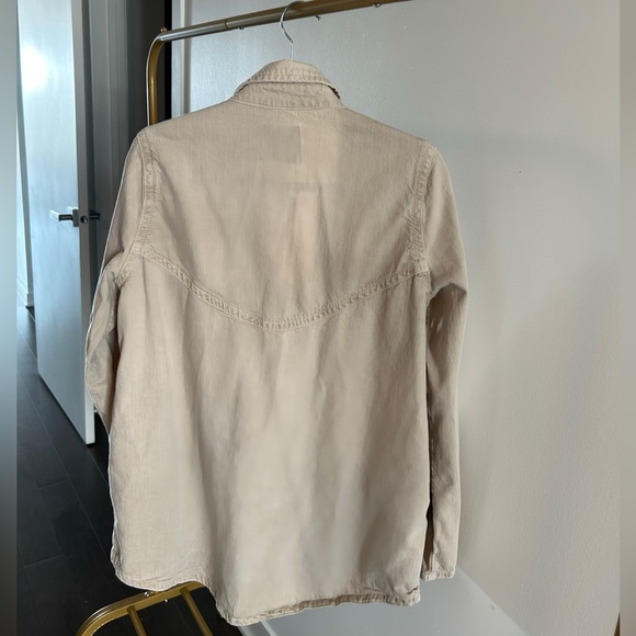 Woman’s shirt - Picture 2 of 3